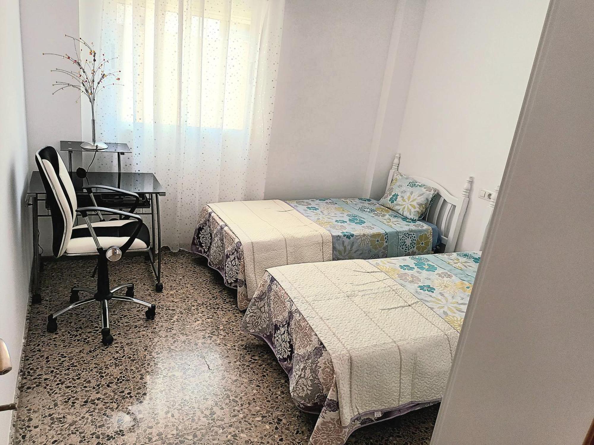 בוריאנה Piso Amplio De 3 Habitaciones, 2 Banos, Ascensor Y Parking מראה חיצוני תמונה